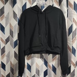 Verdusa Black Women's Cropped Hoodie